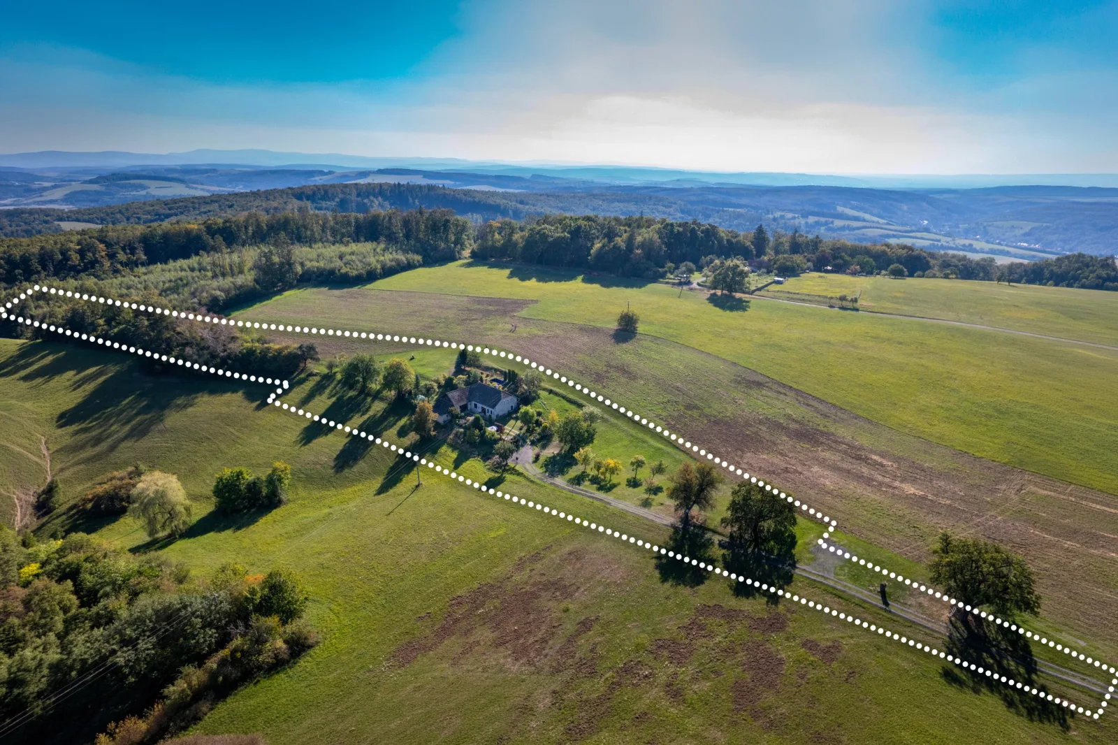 Prodej rodinného domu na samotě u Zlína, pozemek 6 424 m²