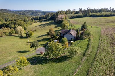 Prodej rodinného domu na samotě u Zlína, pozemek 6 424 m²