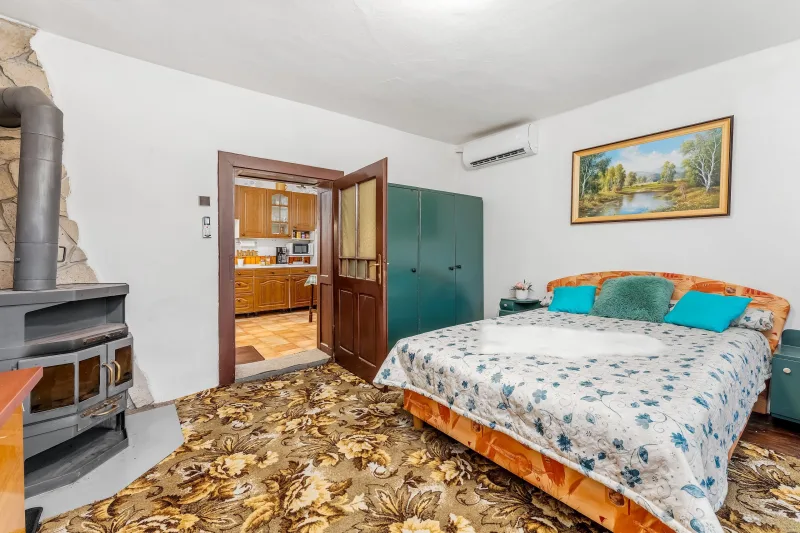 Prodej rodinného domu na samotě u Zlína, pozemek 6 424 m²