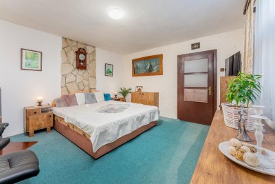 Prodej rodinného domu na samotě u Zlína, pozemek 6 424 m²