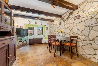 Prodej rodinného domu na samotě u Zlína, pozemek 6 424 m²